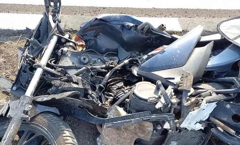 An accident occurred between a car and a bike in Valsad, the bike rider was thrown and fell down