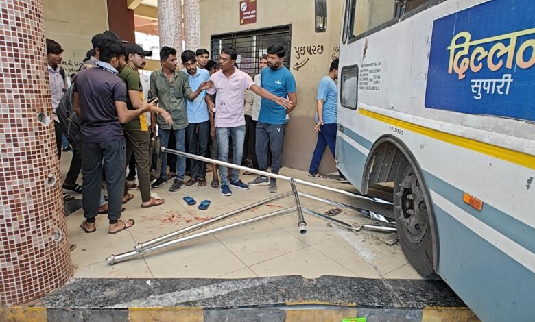 In Gondal Bus Station ST bus drove up to the inquiry window and then….
