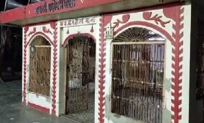 Such scenes happened near the statue in the temple that the police were running