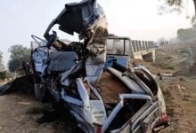 Terrible accident between Tufan vehicle and trailer on Abu Road; Four killed, 10 injured