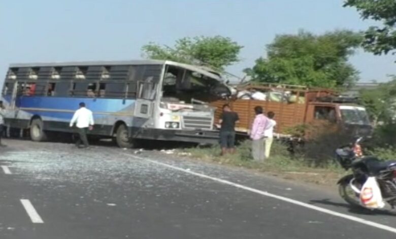 Terrible accident of ST bus and icer in Mehsana, tragic death of a woman