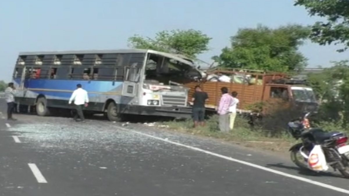 Terrible accident of ST bus and icer in Mehsana, tragic death of a woman