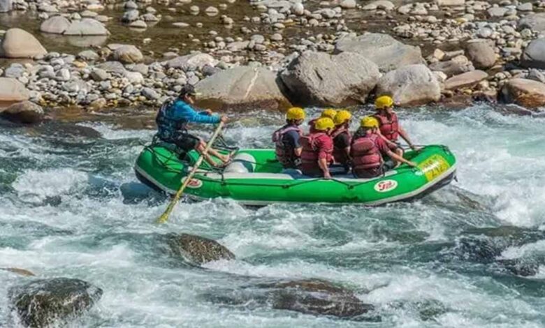 The tragic death of a couple from Ahmedabad who went to Jammu and Kashmir when their rafting boat capsized