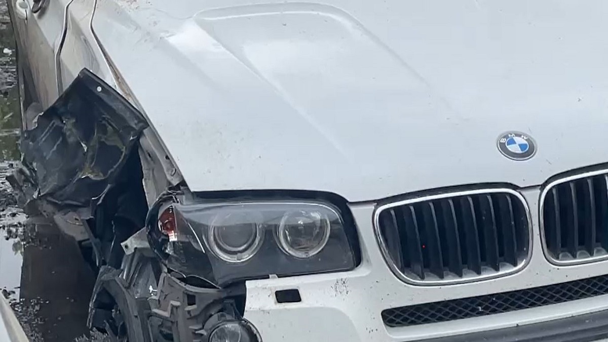 Another accident in Ahmedabad Drunk BMW car driver damages government property
