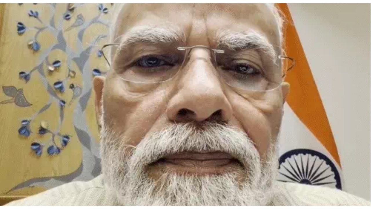 મોદીએ રાતે 12 વાગ્યે વીડિયો મેસેજ જાહેર કરીને કહ્યું, પેપર લીક પર કડક નિર્ણય લેવાશે